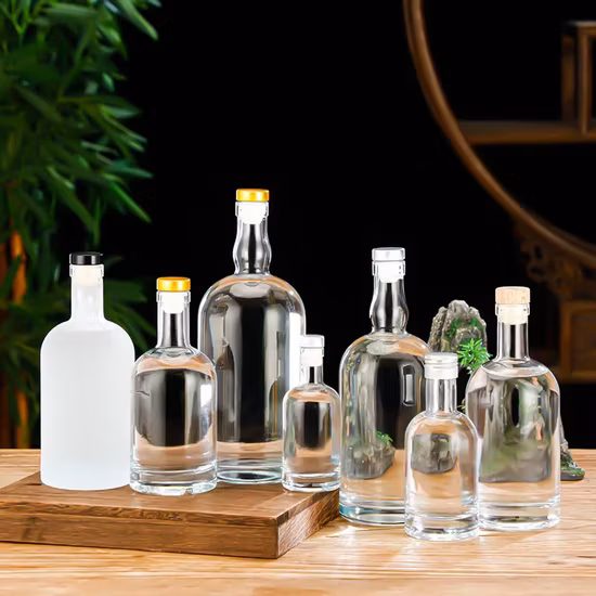 무료 샘플 50ml 100ml 500ml 750ml 진 보드카 위스키를 위한 도매 색깔에 의하여 살포되는 유리병 주류병